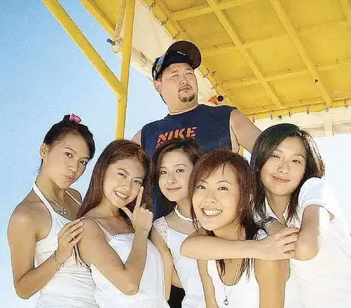  tvb偶像剧当四叶草碰上剑尖时旧剧照曝光,网民直呼爷青回