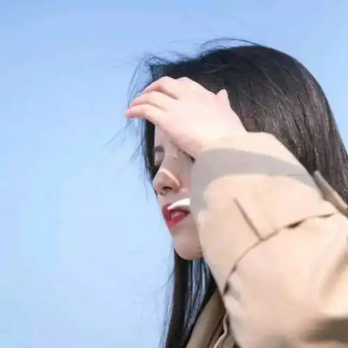  女生头像丨我现在的状态和心情都不是我想要的,但都是我自找的