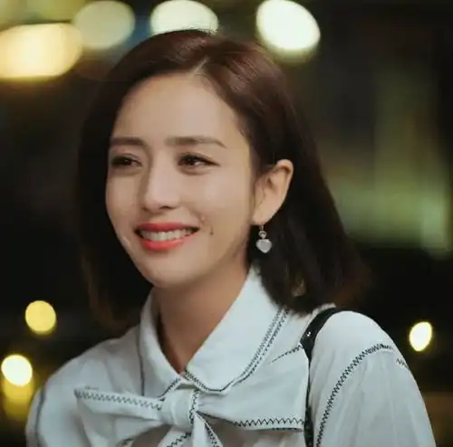  仙女都爱的发型齐刘海太香了吧