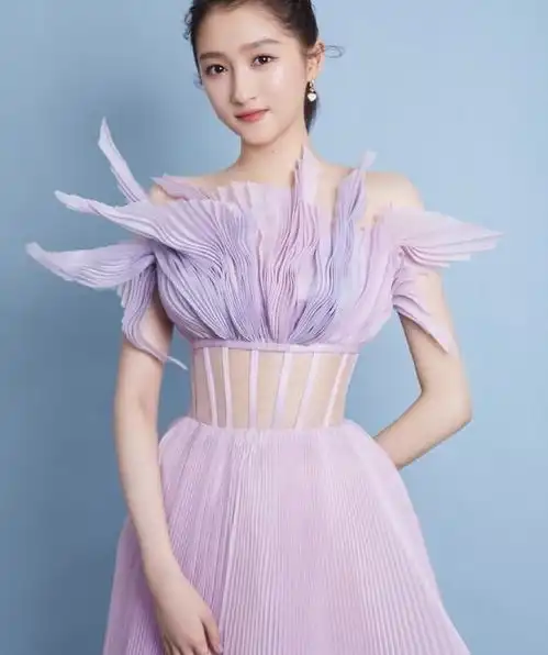  国庆晚会女星真实颜值刘涛皱纹多,万茜法令纹深