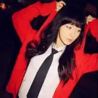  穿着棉衣的女生头像穿着校服的女生头像