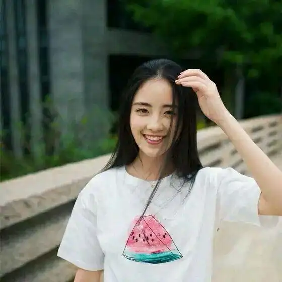  听不清的耳语最诚恳,看不到的内心都忠贞