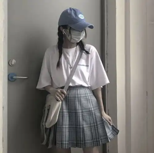  带神秘感的口罩女生头像