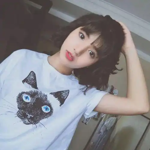  那些黑发也能美出天际的发型