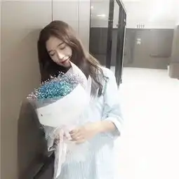  女生长发唯美捧花头像大全2018收起你的虚伪滚出我的世界