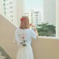  背影唯美气质女头飘逸清雅的身影