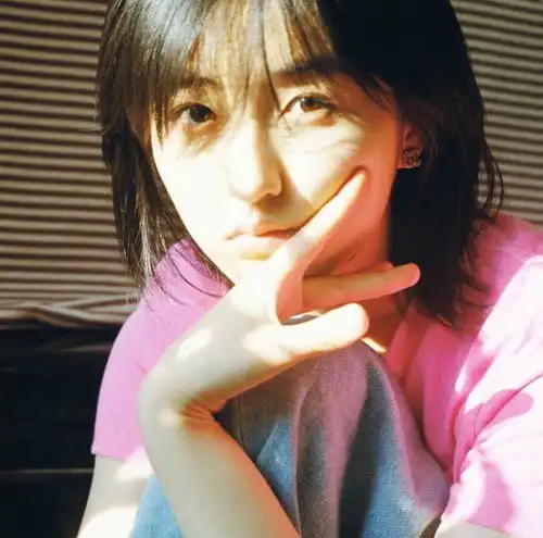 女生头像ins质感干净学