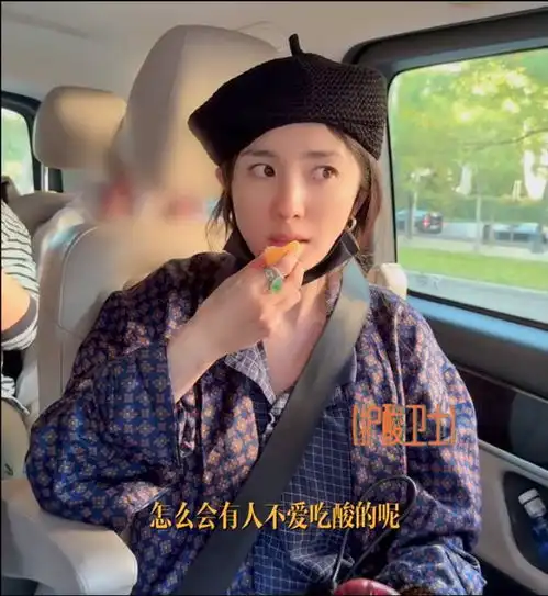  杨幂分享旅行瞬间,俏皮可爱宛如少女,疑为小糯米买礼物尽显母爱