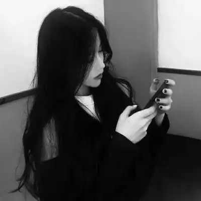  情圣欧阳约会中女生一直在玩手机,该怎么办