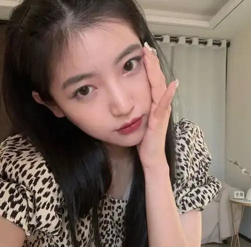  头像适合发自拍用的温柔文案