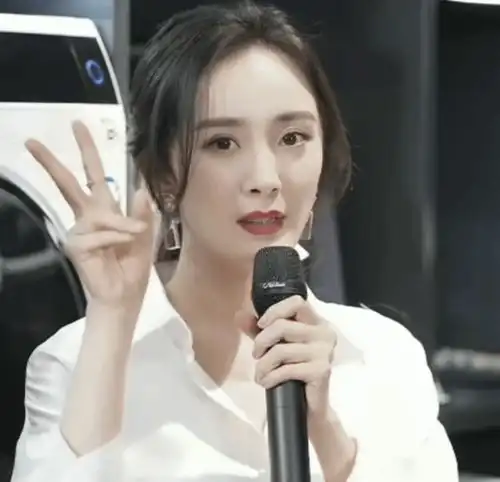 让人羡慕的微信头像杨幂