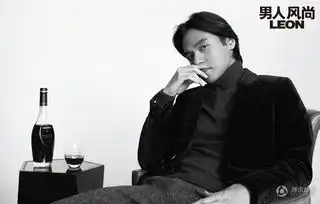  高清冯德伦曝杂志黑白系封面熟男魅力尽显