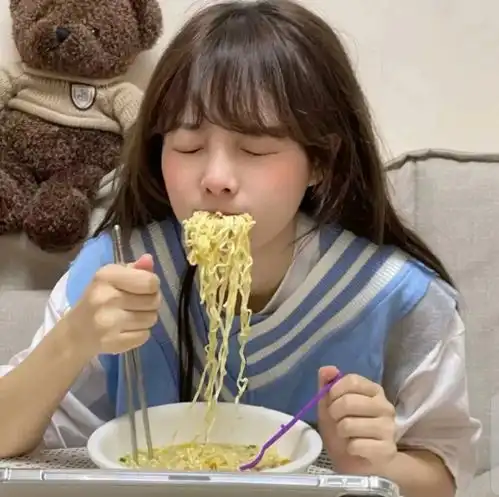  小众可爱女生头像03