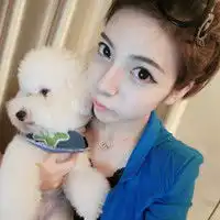  找一张女孩面朝大海的唯美背影图片