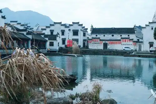  帝王后裔在杭州建了一个镇子,传承65代,至今还住百年老房子