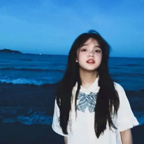  超神仙女生头像公主才不会在意别人的眼光她只会在意自己的裙子有没有脏