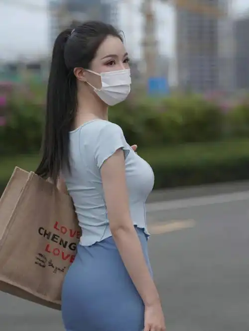  美丽阳光的装扮,清爽大方与众不同
