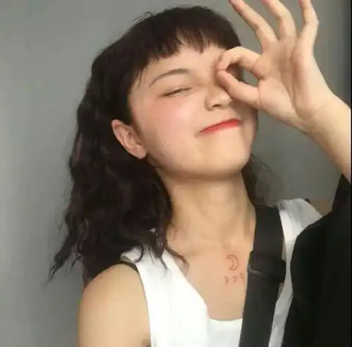  可爱系列女生头像千山万水,繁星万千不及你眉眼半分