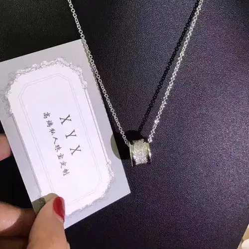  帮忙看下这个vca四叶草项链真假