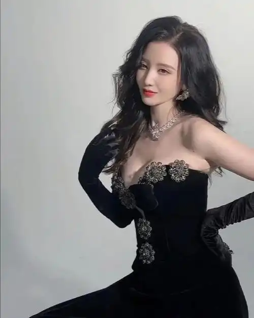  43岁的张萌是娇艳的美,肤如凝脂的美附小视频,高清美图热播剧电视剧离婚律师想爱都难网易订阅