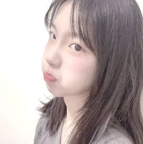  真人女生头像十几岁的少年总是发着光的