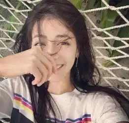  青岛万象城报道一个吻痕引发的情人节事件