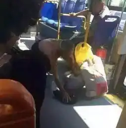 微信头像老人专用公交车