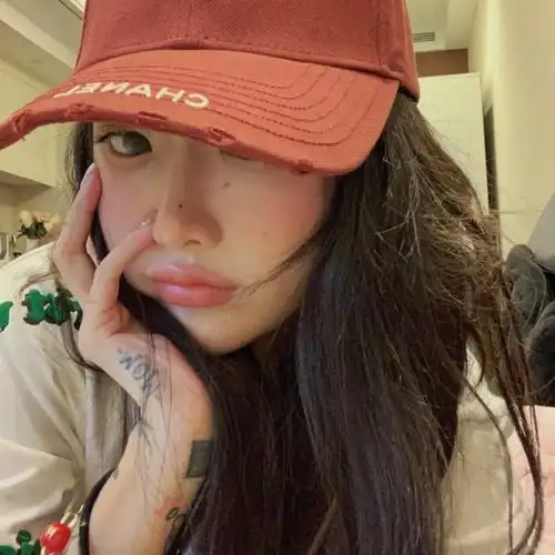  艾莎的头像馆空出来的位置总会有人坐只是没想到这么快