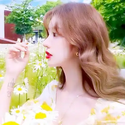 美女头像图片高清侧脸软萌少女范但又成熟漂亮的