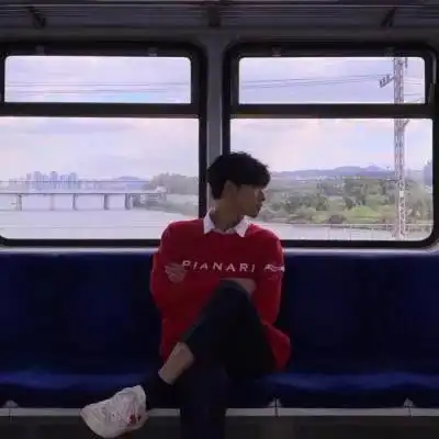  治愈系微信情头像一男一女深情共白头可爱点