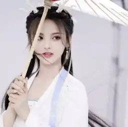  当杨超越和刘亦菲同穿白色汉服时,终于见识了仙女美的最高境界