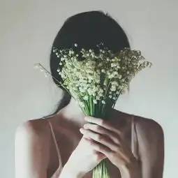  少女与花有深度又文艺的私房照应该怎么拍