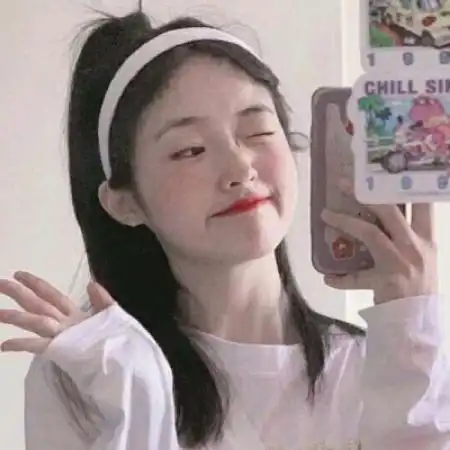 简约微笑头像白皙