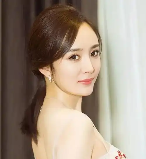  什么发型显脸小看看这款扎发就知道了