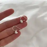  茉妃时尚耳饰moefi茉妃925银针彩色渐变椭圆水晶耳钉女简约高级感轻奢小众清新耳饰多少钱