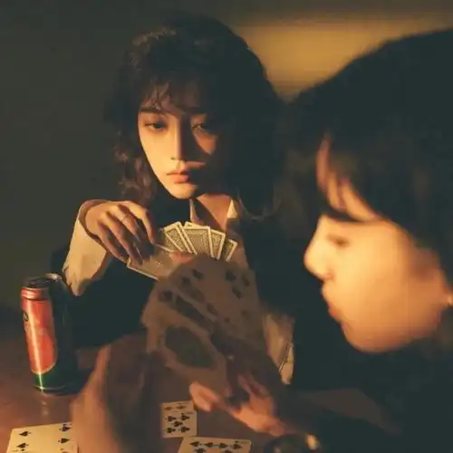  绝绝子的双人头像在柴米油盐的日子里带一束玫瑰回家
