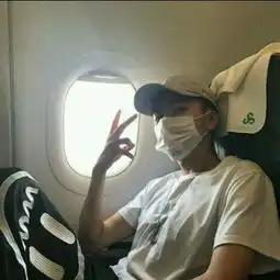  戴口罩的男生头像阳光帅气2018用我青春时光拼我今生辉煌