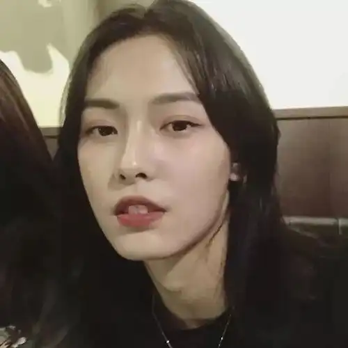  lv秀场唯一的00后中国超模,这是怎样的高级脸