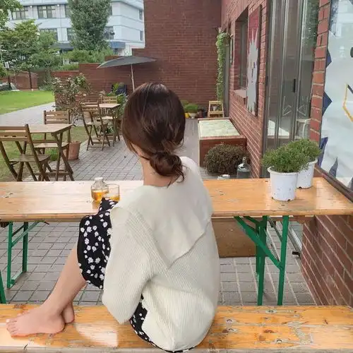  不露脸女生头像背影即使是后脑勺,那也是惊人的美貌