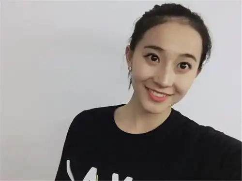  体操女神张豆豆身材实在太好1张挺胸照,令无数男粉流鼻血