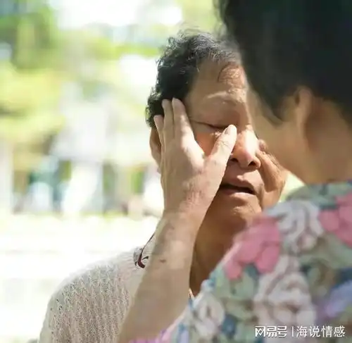  69岁大妈我儿孙满堂,退休金3800,却不想活了,我做了这三件事