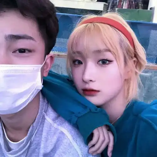 情侣头像一男一女情头一