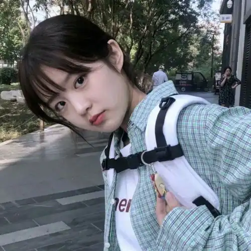 00后女生qq戴口罩头像