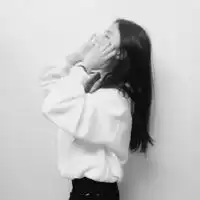  2015qq女生侧脸头像像一个低等动物那么天真