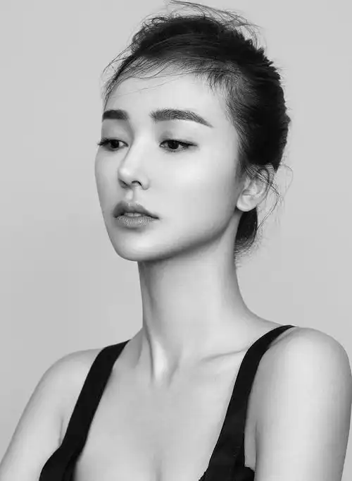  既能美艳撩人也能气质淡雅张雨绮姚星彤唐嫣女神总能美出不同