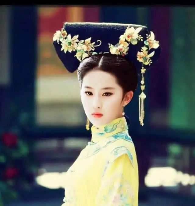  刘亦菲4个扮相,免疫了赵灵儿小龙女王语嫣,清宫装一出迷住了