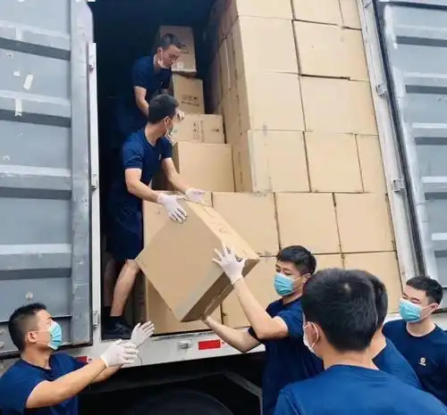  在抗击疫情一线驻守的火焰蓝