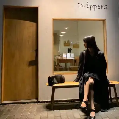  一人一半一男一女情侣头像真人可以对我好点吗我真的不想喜欢别人