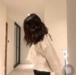  李嫣分享度假美照气质清新脱俗,自言期待爱情