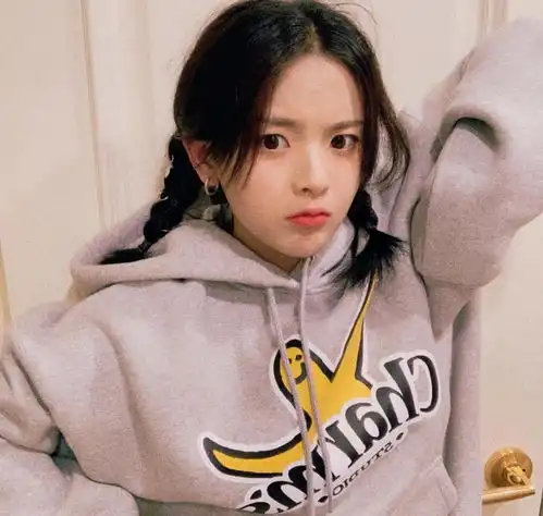  杨超越人气真高小仙女的精致生活,从私服穿搭就能看出